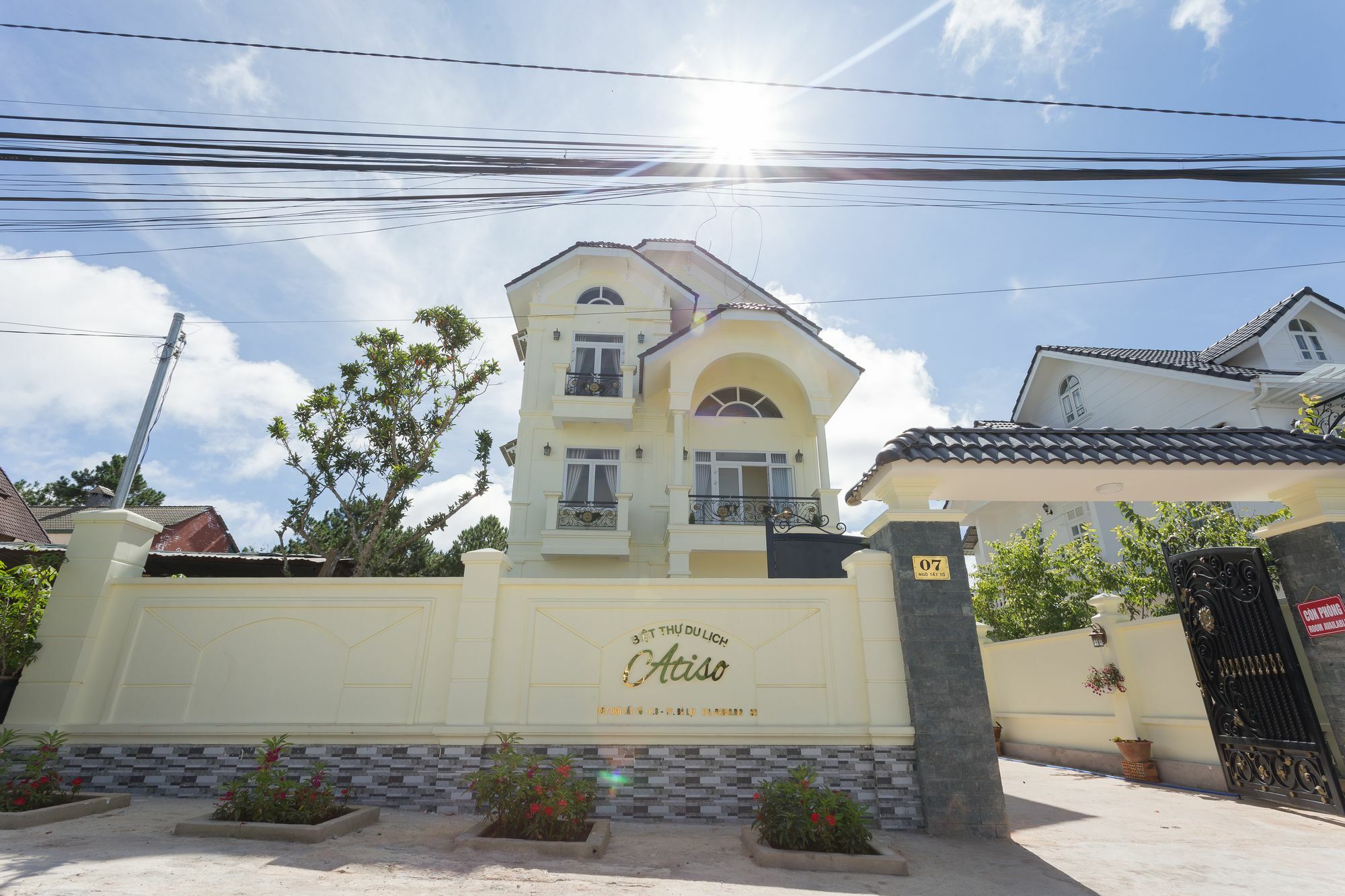 Biet Thu Du Lich Atiso Apartment Da Lat Exterior photo